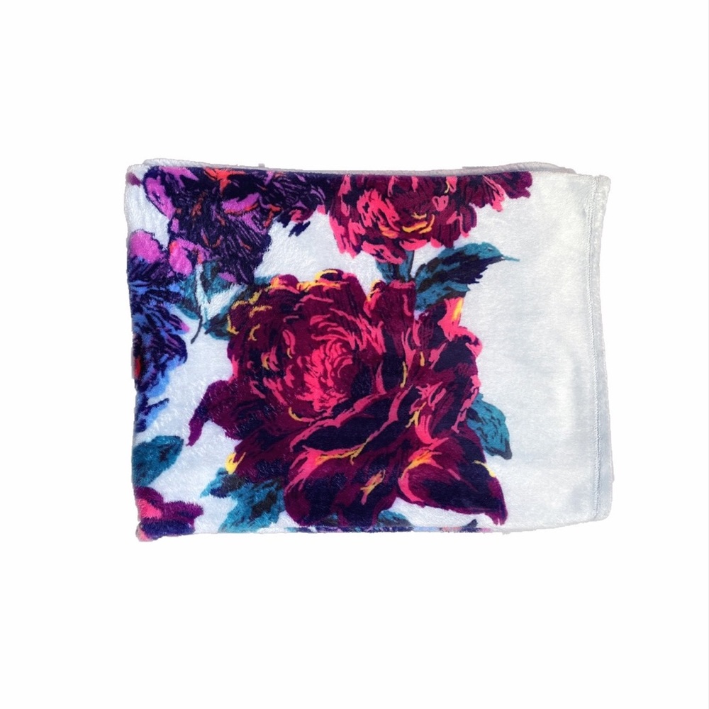 VERA BRADLEY Floral Plush Throw